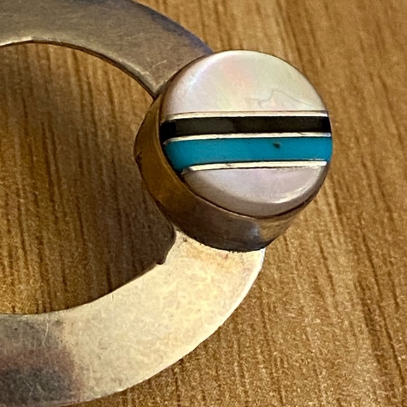 Vintage Zuni round sterling silver earrings, inlaid with turquoise, onyx and MOP - Picture 7 of 14